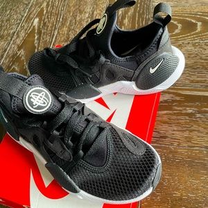 Kids Nike Huarache E.D.G.E. TXT BP sneakers. New w/box